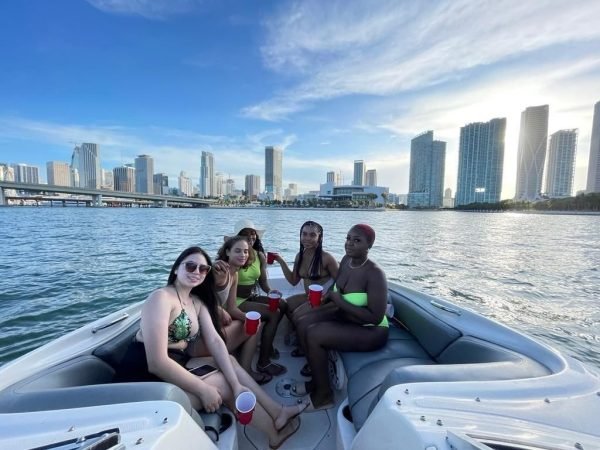 26 SeaRay Sundeck!-6