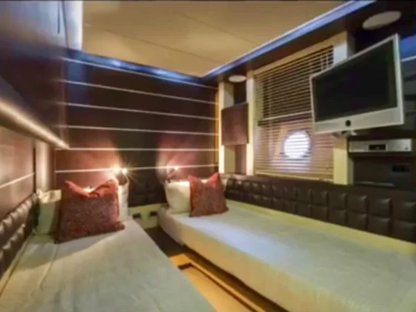 Azimut 90 - 17